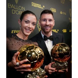 Las superestrellas del fútbol brillan en el cielo, los momentos de gol de oro de Messi y Bonmati